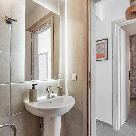 Mella Roa - Amber * Nydri (Lefkada)