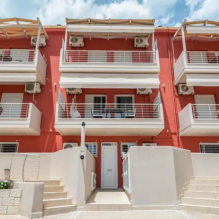 Daire Mella Roa - Amber *